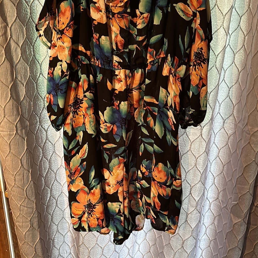 Romper - Picture 3 of 4